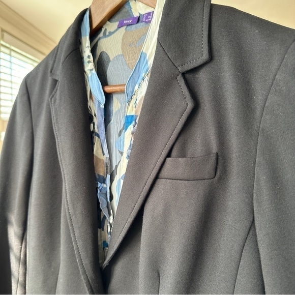 Talbots fitted blazer, single breasted, in a stretch fabric blend, lined - Picture 13 of 13